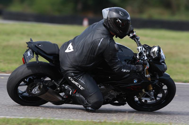 Archiv-2021/50 27.09.2021 Plüss Moto Sport ADR/Einsteiger/backside